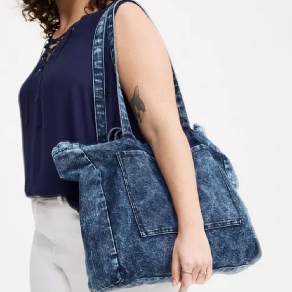 EUC🔷Torrid Denim Woven Fabric Tote Bag - Picture 4 of 6